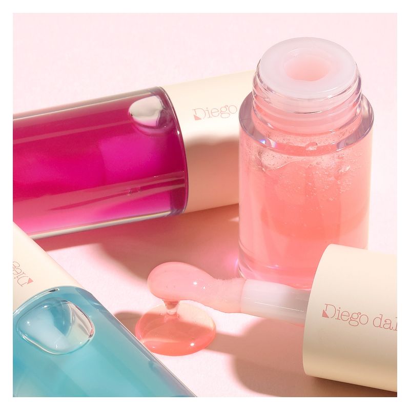 Diego dalla Palma Taste My Lips, Olio-Gel Labbra Donna, 5,5 ml, Colore 143 Rosso, Finish Glossato Effetto Volumizzante e Idratante, Gloss Labbra Diego dalla Palma Taste My Lips, Olio-Gel Labbra Donna, 5,5 ml, Colore 143 Rosso, Finish Glossato Effetto Volumizzante e Idratante, Gloss Labbra