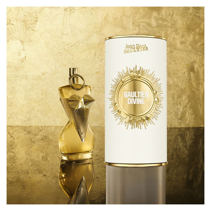 Jean Paul Gaultier Divine, Eau de Parfum Donna, 100 ml Spray Ricaricabile, Fragranza Floreale Marina, Profumo femminile gourmand, potente e solare Jean Paul Gaultier Divine, Eau de Parfum Donna, 100 ml Spray Ricaricabile, Fragranza Floreale Marina, Profumo femminile gourmand, potente e solare