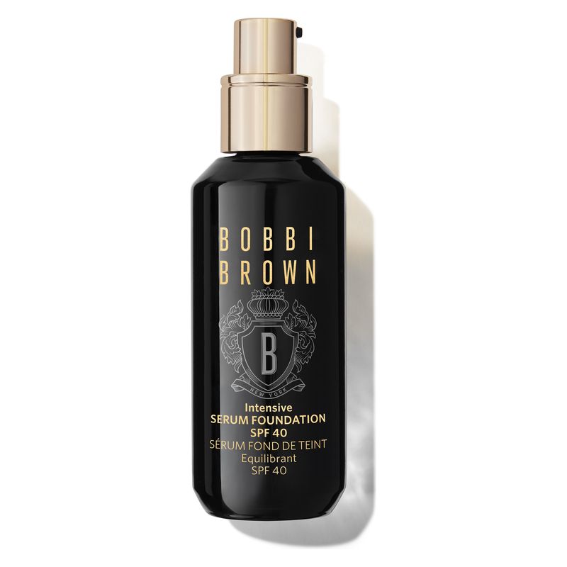 Bobbi Brown Intensive Serum Foundation SPF 40, Fondotinta Siero Donna, 30 ml, Sand N-032, Idratante con Protezione Solare, Finish Luminoso Anti-età Bobbi Brown Intensive Serum Foundation SPF 40, Fondotinta Siero Donna, 30 ml, Sand N-032, Idratante con Protezione Solare, Finish Luminoso Anti-età