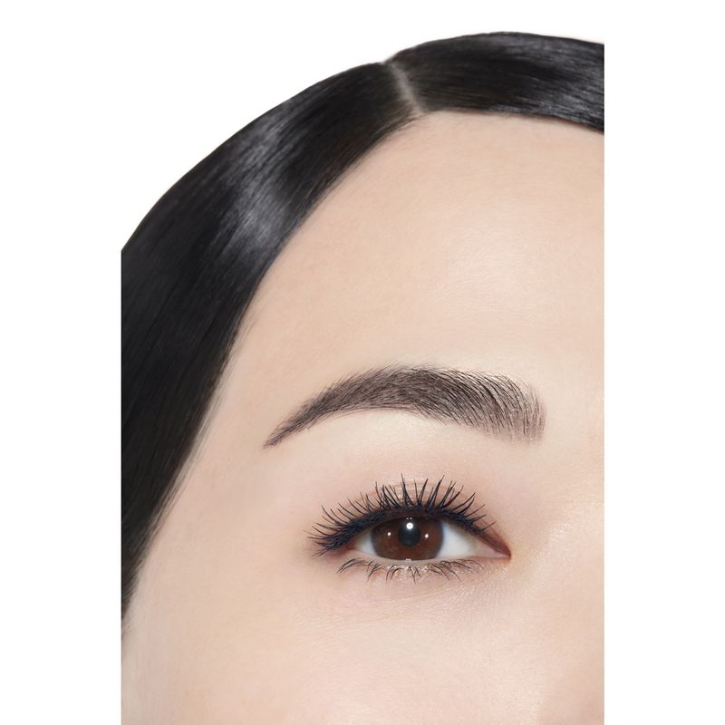CHANEL Le Volume De Chanel, Mascara Volume Donna, 6 g, Colore 70 Blue Night, Effetto Volumizzante e Incurvante per ciglia più folte e lunghe CHANEL Le Volume De Chanel, Mascara Volume Donna, 6 g, Colore 70 Blue Night, Effetto Volumizzante e Incurvante per ciglia più folte e lunghe