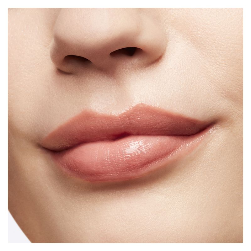 MAC Lustreglass Lipstick, Rossetto Brillante Lunga Tenuta, 3 g, Well, Well, Well, Formula idratante con finish lucido per labbra luminose e curate MAC Lustreglass Lipstick, Rossetto Brillante Lunga Tenuta, 3 g, Well, Well, Well, Formula idratante con finish lucido per labbra luminose e curate