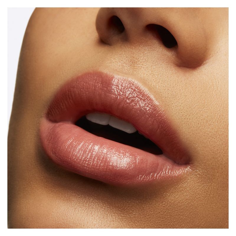 MAC Lustreglass Lipstick, Rossetto Brillante Lunga Tenuta, 3 g, Well, Well, Well, Formula idratante con finish lucido per labbra luminose e curate MAC Lustreglass Lipstick, Rossetto Brillante Lunga Tenuta, 3 g, Well, Well, Well, Formula idratante con finish lucido per labbra luminose e curate