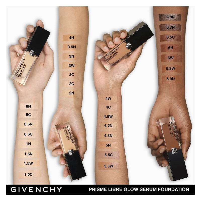 Givenchy Prisme Libre Glow Serum Foundation, Fondotinta Siero Idratante e Illuminante, Donna, 30 ml, Colore 4W, Effetto Seconda Pelle e Lunga Tenuta