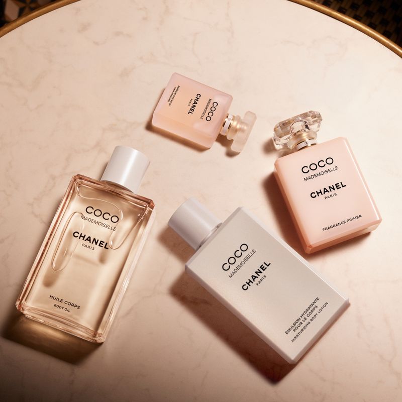 CHANEL Coco Mademoiselle, Olio per il Corpo Donna, 200 ml, Spray Idratante e Profumato, Pelle Morbida e Setosa, Fragranza Ambrata Fresca CHANEL Coco Mademoiselle, Olio per il Corpo Donna, 200 ml, Spray Idratante e Profumato, Pelle Morbida e Setosa, Fragranza Ambrata Fresca