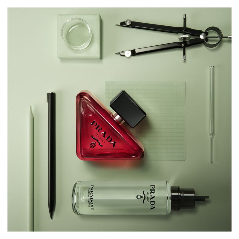 Prada Paradoxe Radical Essence, Parfum Donna, 50 ml Spray Ricaricabile, Fragranza Intensa Floreale Ambrata Gourmand, Profumo da donna lunga durata Prada Paradoxe Radical Essence, Parfum Donna, 50 ml Spray Ricaricabile, Fragranza Intensa Floreale Ambrata Gourmand, Profumo da donna lunga durata