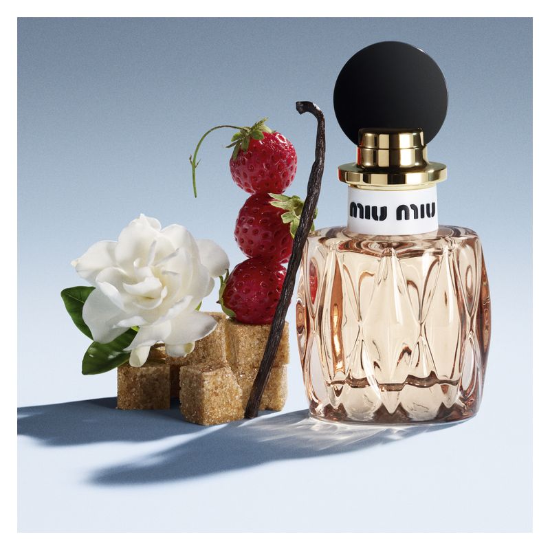 Miu Miu Miutine, Eau de Parfum Donna, 30 ml Spray, Profumo Floreale Gourmand con Fragolina di Bosco, Vaniglia e Zucchero di Canna, Fragranza Femminile