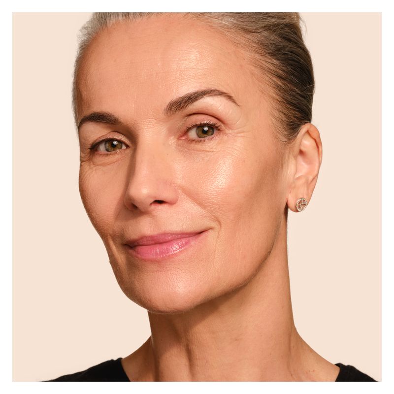 Armani SKIN TINT LONG-WEAR & CARE