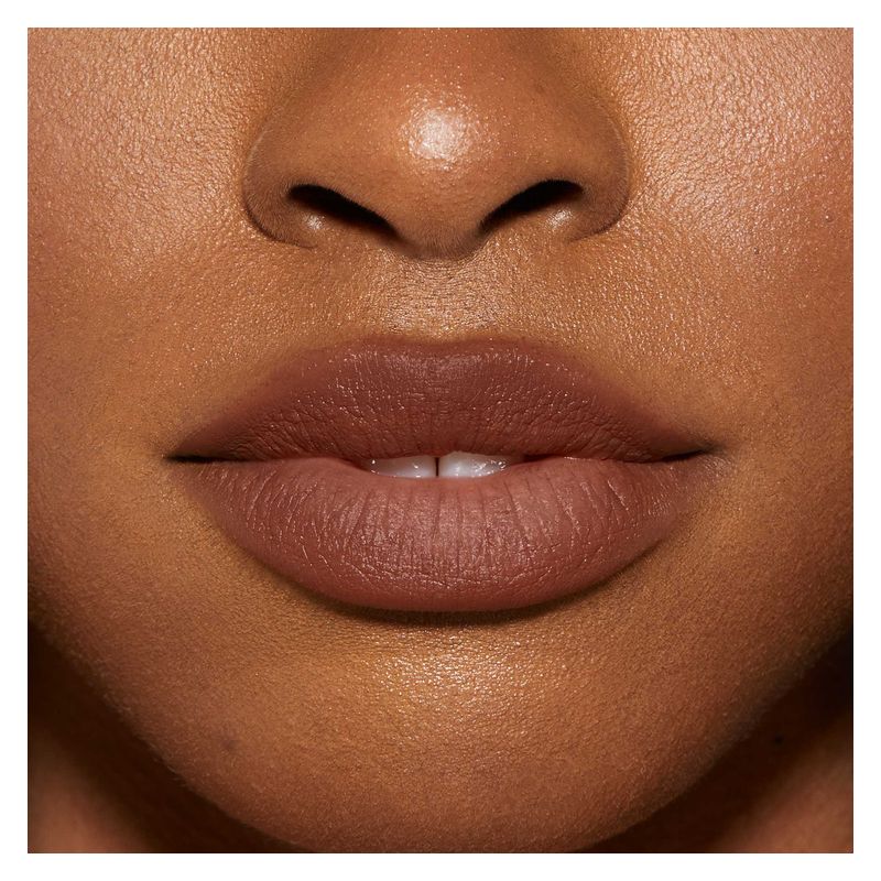 NABLA Beyond Blurry Lipstick Saint, Rossetto Matte Vellutato Soft-Focus, 3.2 g, Colore Nude Marrone Medio, Lunga Tenuta e Coprenza Modulabile NABLA Beyond Blurry Lipstick Saint, Rossetto Matte Vellutato Soft-Focus, 3.2 g, Colore Nude Marrone Medio, Lunga Tenuta e Coprenza Modulabile