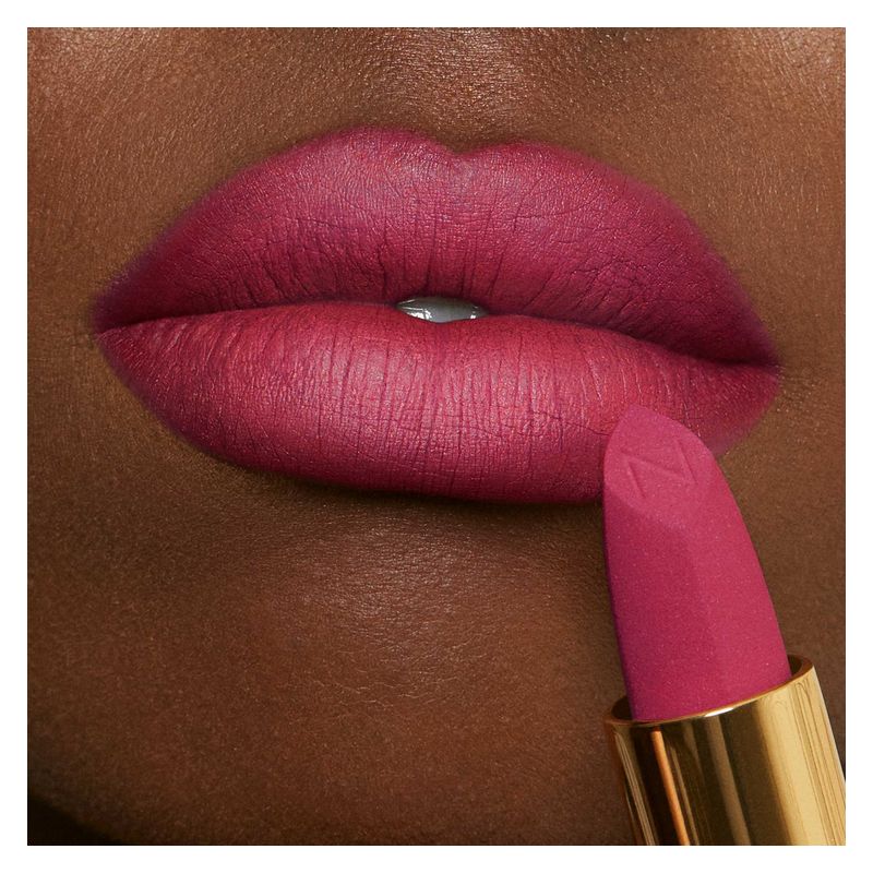 NABLA Matte Pleasure Lipstick, Rossetto Opaco Donna, 3.5 g, Rocket Fuchsia, Lunga Tenuta, Colore Intenso e Labbra Morbide NABLA Matte Pleasure Lipstick, Rossetto Opaco Donna, 3.5 g, Rocket Fuchsia, Lunga Tenuta, Colore Intenso e Labbra Morbide