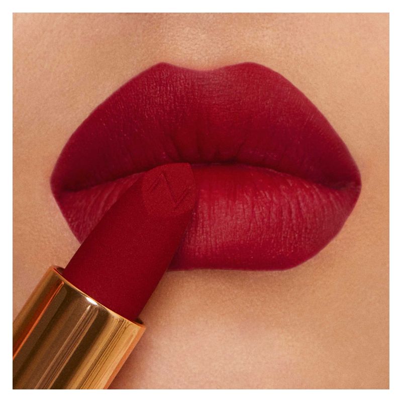 NABLA Matte Pleasure Lipstick, Rossetto Opaco Lunga Tenuta, Signature Red, 3.5 g, Finish Vellutato e Comfortevole, Make-up Labbra Professionale NABLA Matte Pleasure Lipstick, Rossetto Opaco Lunga Tenuta, Signature Red, 3.5 g, Finish Vellutato e Comfortevole, Make-up Labbra Professionale
