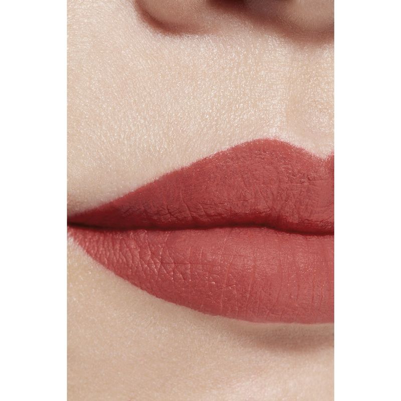 CHANEL Rouge Allure Liquid Velvet, Rossetto Fluido Opaco Donna, 6 ml, Colore 242 Saisissante, Lunga Tenuta Effetto Vellutato, Rossetto Liquido CHANEL Rouge Allure Liquid Velvet, Rossetto Fluido Opaco Donna, 6 ml, Colore 242 Saisissante, Lunga Tenuta Effetto Vellutato, Rossetto Liquido