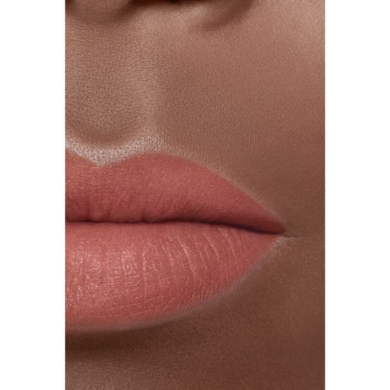 CHANEL Rouge Allure Velvet, Rossetto Vellutato Luminoso Donna, 3.5 g, Colore 76 Versatile, Finish Satinato, Lunga Tenuta e Idratante, Effetto Mat
