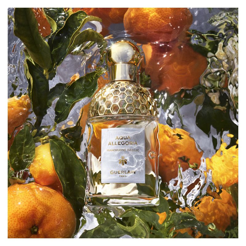 Guerlain Aqua Allegoria Mandarine Basilic, Eau de Toilette Donna, 40 ml Spray, Fragranza agrumata e aromatica, Profumo femminile fresco e frizzante Guerlain Aqua Allegoria Mandarine Basilic, Eau de Toilette Donna, 40 ml Spray, Fragranza agrumata e aromatica, Profumo femminile fresco e frizzante