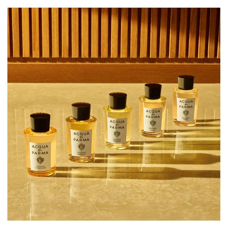 Acqua Di Parma Colonia Pura, Eau de Cologne Unisex, 180 ml Spray, Fragranza agrumata e legnosa, Profumo italiano elegante e contemporaneo
