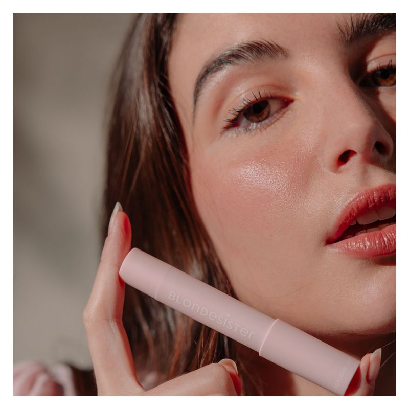 BLONDESISTER 2 in 1 It's Up To You, Stick Labbra e Guance 2 in 1, 02 Rosey Beige, 3.5 g, Finish Luminoso e Naturale, Blush e Rossetto Cremoso