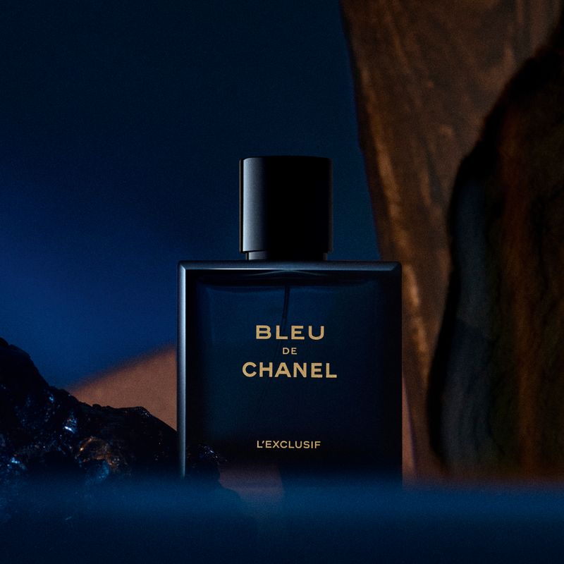 CHANEL Bleu De Chanel L'exclusif, Estratto di Profumo Uomo, 100 ml Spray, Fragranza ambrata-aromatica e legnosa, Profumo maschile intenso e seducente CHANEL Bleu De Chanel L'exclusif, Estratto di Profumo Uomo, 100 ml Spray, Fragranza ambrata-aromatica e legnosa, Profumo maschile intenso e seducente