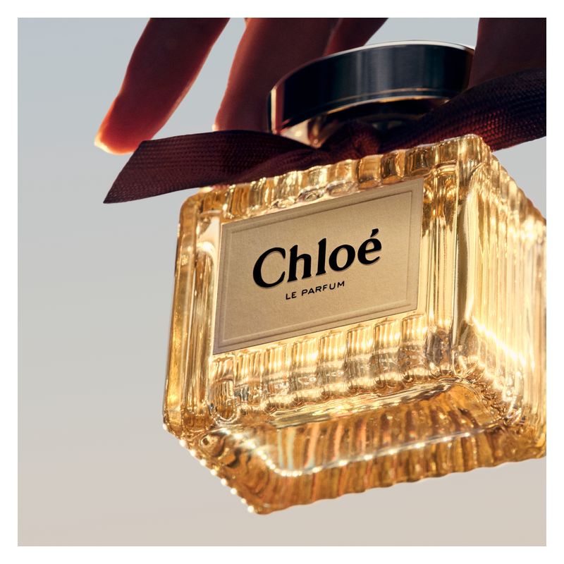 Chloé Le Parfum, Parfum Donna, 30 ml Ricaricabile Spray, Fragranza Floreale Ambrata, Profumo femminile intenso e sensuale Chloé Le Parfum, Parfum Donna, 30 ml Ricaricabile Spray, Fragranza Floreale Ambrata, Profumo femminile intenso e sensuale