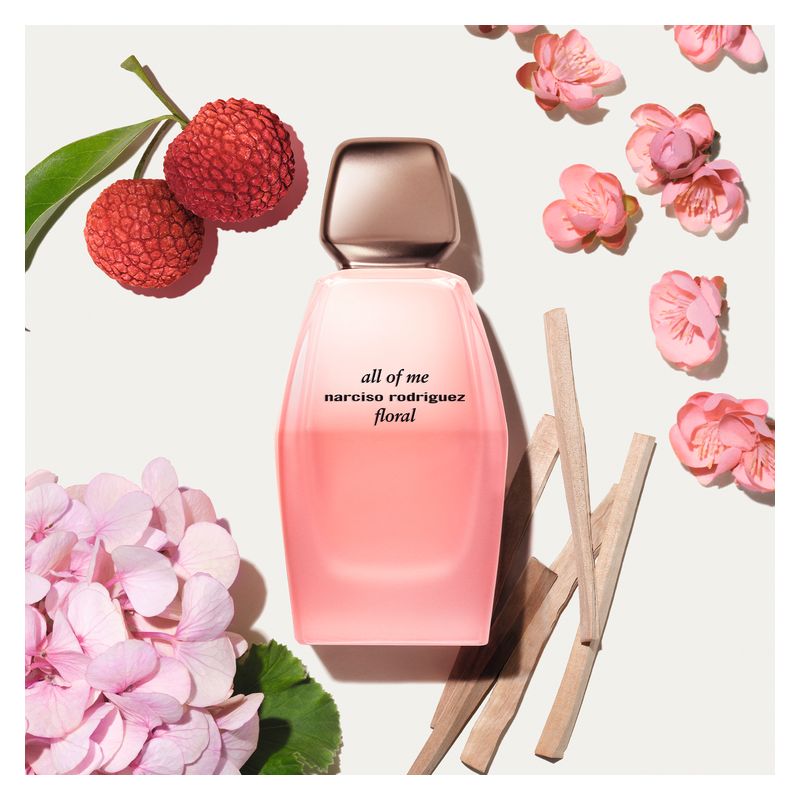 Narciso Rodriguez All Of Me Floral, Eau de Parfum Donna, 50 ml Spray, Fragranza Floreale Ambrata con Note di Litchi, Geranio e Muschio Ambrato Narciso Rodriguez All Of Me Floral, Eau de Parfum Donna, 50 ml Spray, Fragranza Floreale Ambrata con Note di Litchi, Geranio e Muschio Ambrato