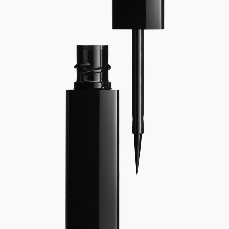 CHANEL - LE LINER DE CHANEL