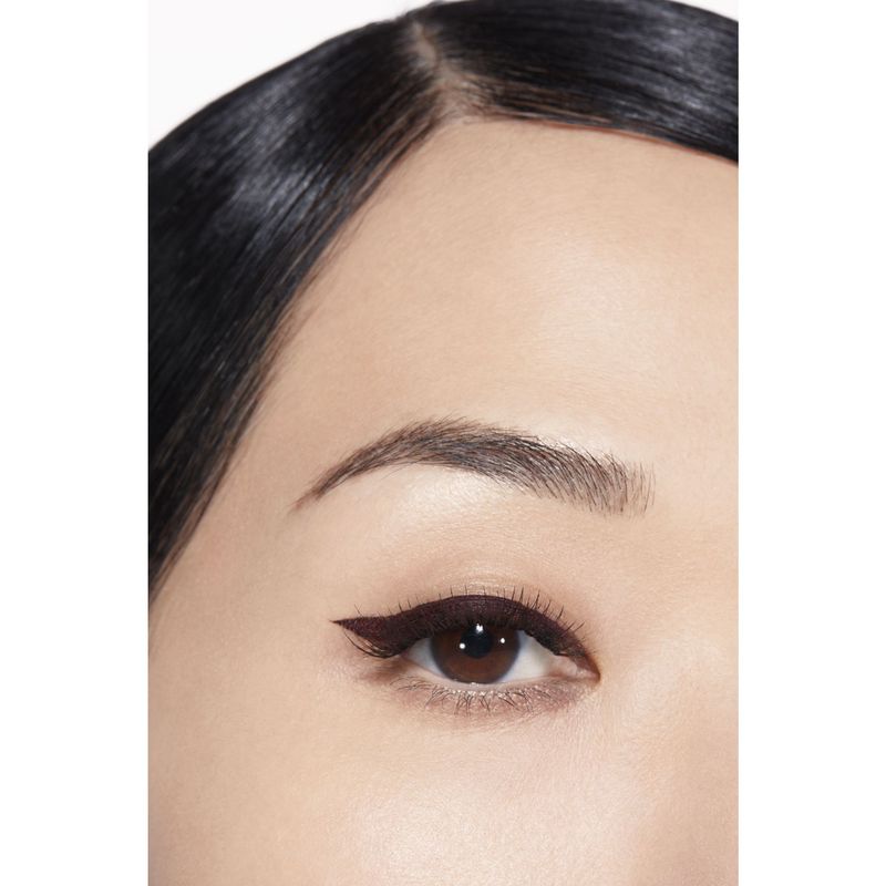CHANEL Le Liner De Chanel, Eyeliner Liquido Ultra-Preciso, 516 Rouge Noir, 2,5 ml, A Lunga Tenuta e Senza Sbavature, per uno sguardo intenso e definito