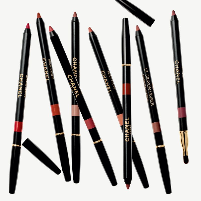 CHANEL Le Crayon Lèvres, Matita Contorno Labbra a Lunga Tenuta, Donna, 1.2 g, Colore 212 Beige Rosé, Finish semi-opaco e tratto preciso con pennello CHANEL Le Crayon Lèvres, Matita Contorno Labbra a Lunga Tenuta, Donna, 1.2 g, Colore 212 Beige Rosé, Finish semi-opaco e tratto preciso con pennello