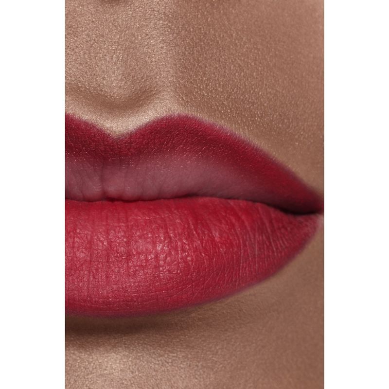 CHANEL Le Crayon Lèvres, Matita Contorno Labbra a Lunga Tenuta, 178 Rouge Cerise, 1.2 g, Tratto Preciso Semi-Opaco, con Pennello Sfumino Integrato CHANEL Le Crayon Lèvres, Matita Contorno Labbra a Lunga Tenuta, 178 Rouge Cerise, 1.2 g, Tratto Preciso Semi-Opaco, con Pennello Sfumino Integrato