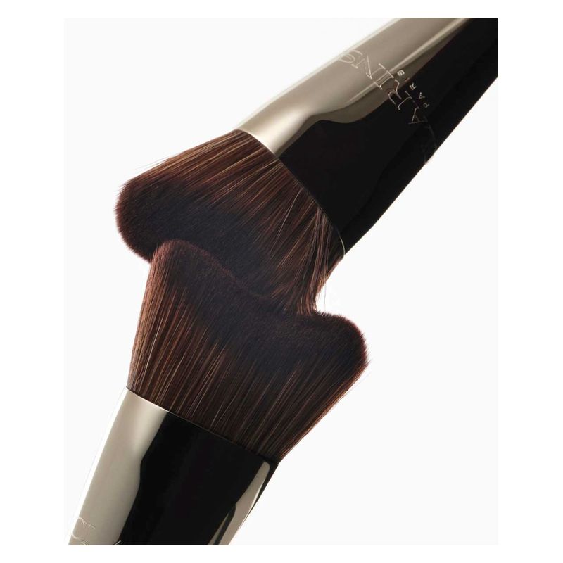 Clarins - FOUNDATION BRUSH GUA SHA-INSPIRED Clarins - FOUNDATION BRUSH GUA SHA-INSPIRED