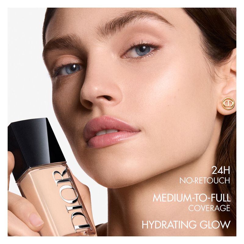 DIOR Forever Skin Glow, Fondotinta Luminoso 2.5 Neutral, 30 ml, Lunga Tenuta 24h, Idratante con Acido Ialuronico e Niacinamide, SPF 25 PA+++