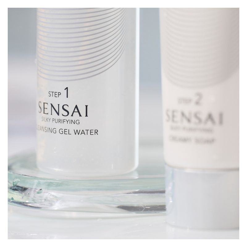 SENSAI Silky Purifying Cleansing Gel Water Step 1, Gel Detergente Struccante Viso, Rimuove il Make-up, Preserva l'Idratazione, 150 ml SENSAI Silky Purifying Cleansing Gel Water Step 1, Gel Detergente Struccante Viso, Rimuove il Make-up, Preserva l'Idratazione, 150 ml