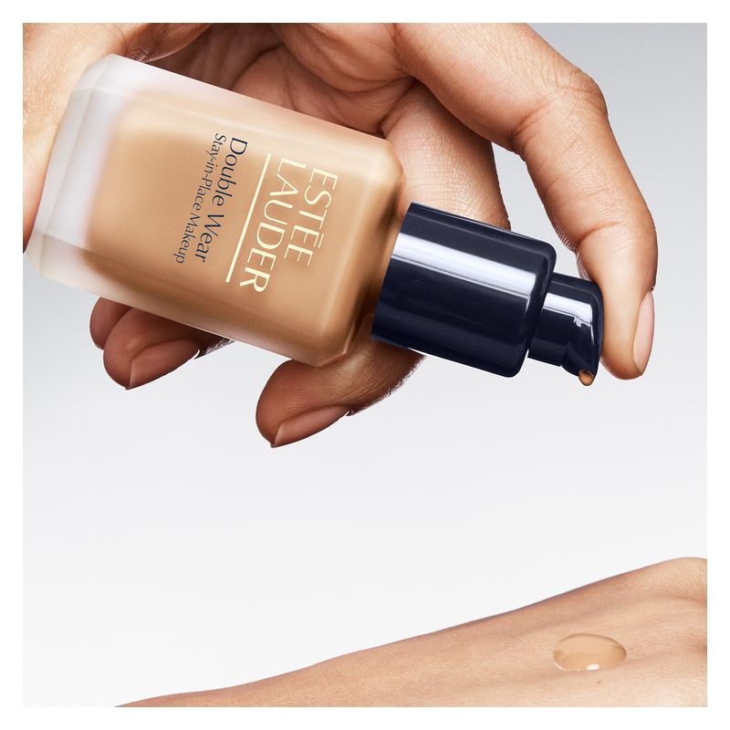 Estee Lauder Double Wear Stay-in-Place Makeup, Fondotinta Fluido Lunga Tenuta SPF 10, 30 ml, Colore 3N1 Ivory Beige, Finish Matte e Controllo Sebo Estee Lauder Double Wear Stay-in-Place Makeup, Fondotinta Fluido Lunga Tenuta SPF 10, 30 ml, Colore 3N1 Ivory Beige, Finish Matte e Controllo Sebo