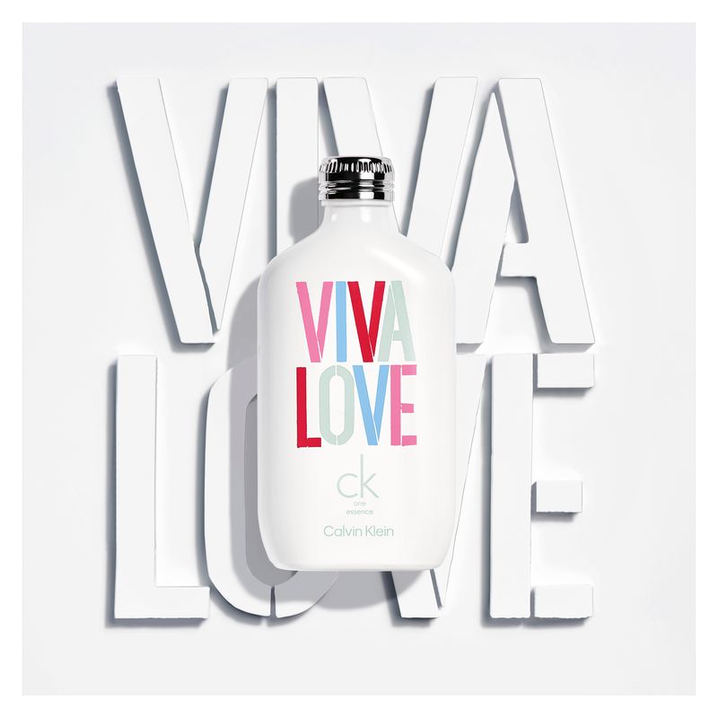 Calvin Klein CK One Essence Viva Love, Eau de Parfum Intense Unisex, 100 ml Spray, Profumo agrumato e legnoso in Edizione Limitata Calvin Klein CK One Essence Viva Love, Eau de Parfum Intense Unisex, 100 ml Spray, Profumo agrumato e legnoso in Edizione Limitata