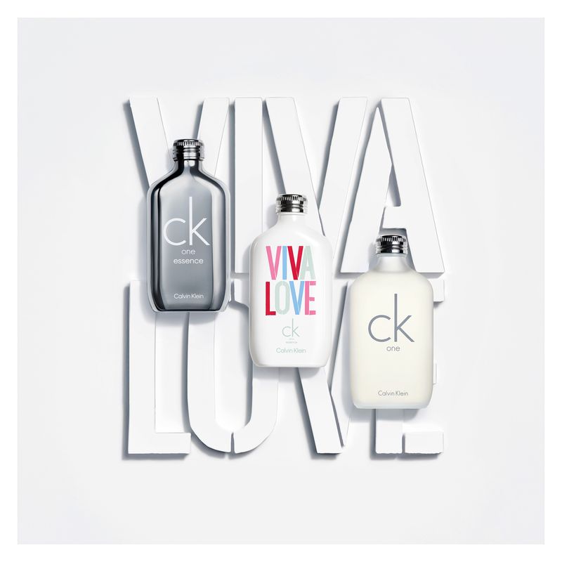 Calvin Klein CK One Essence Viva Love, Eau de Parfum Intense Unisex, 100 ml Spray, Profumo agrumato e legnoso in Edizione Limitata Calvin Klein CK One Essence Viva Love, Eau de Parfum Intense Unisex, 100 ml Spray, Profumo agrumato e legnoso in Edizione Limitata