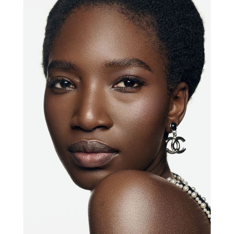 CHANEL - LES BEIGES HEALTHY GLOW HIGHLIGHTER