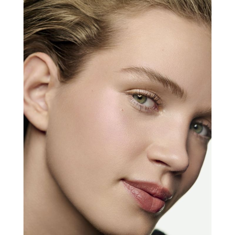 CHANEL - LES BEIGES HEALTHY GLOW HIGHLIGHTER