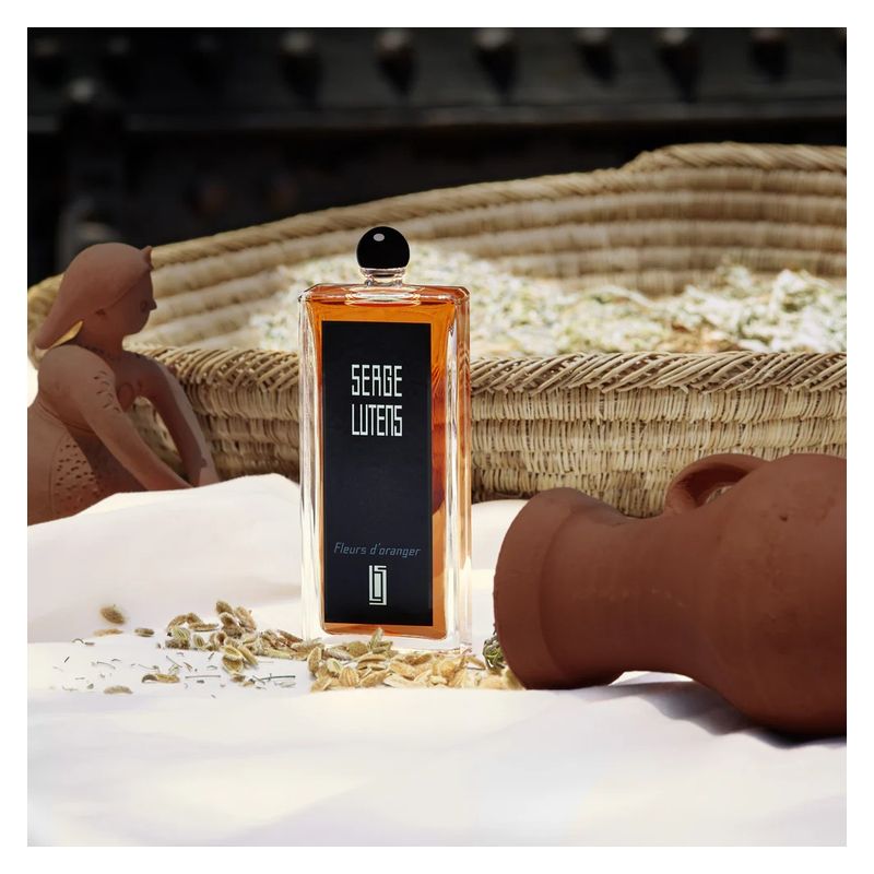 Serge Lutens Fleurs d'oranger, Eau de Parfum Unisex, 50 ml Spray, Profumo Floreale Intenso con Gelsomino e Tuberosa, Collezione Noire