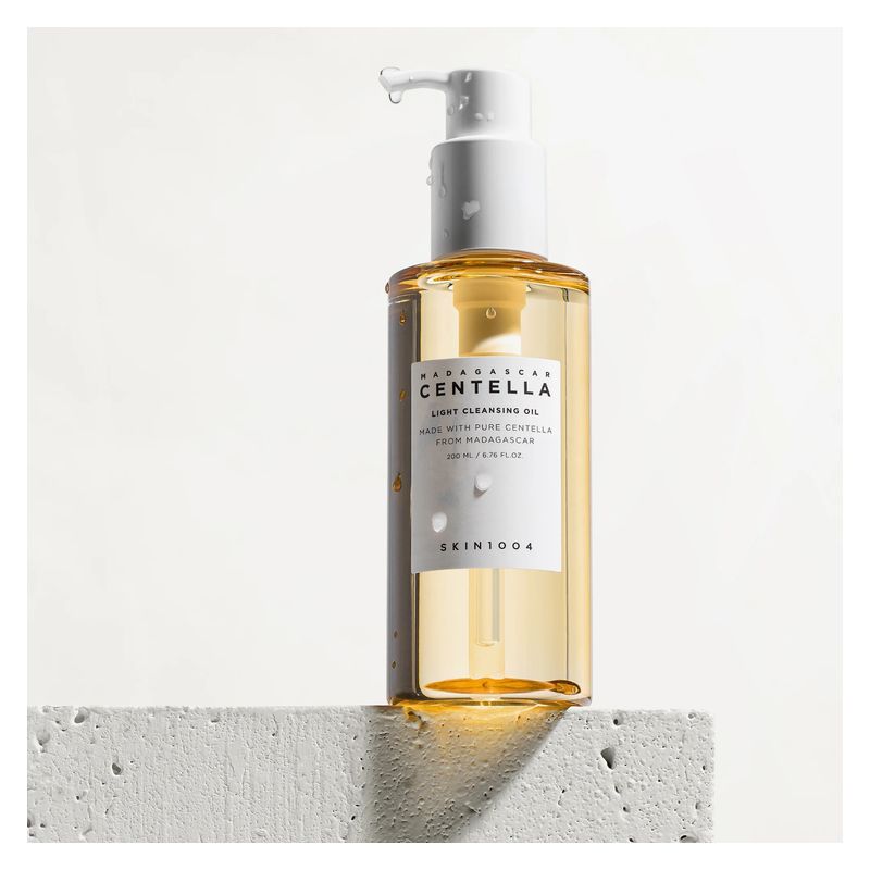 SKIN1004 - MADAGASCAR CENTELLA LIGHT CLEANSING OIL SKIN1004 - MADAGASCAR CENTELLA LIGHT CLEANSING OIL