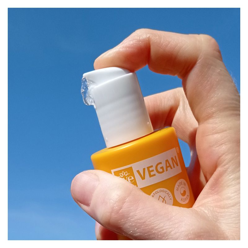 STAY WELL - VITAMIN C + B3 GLOW SERUM STAY WELL - VITAMIN C + B3 GLOW SERUM