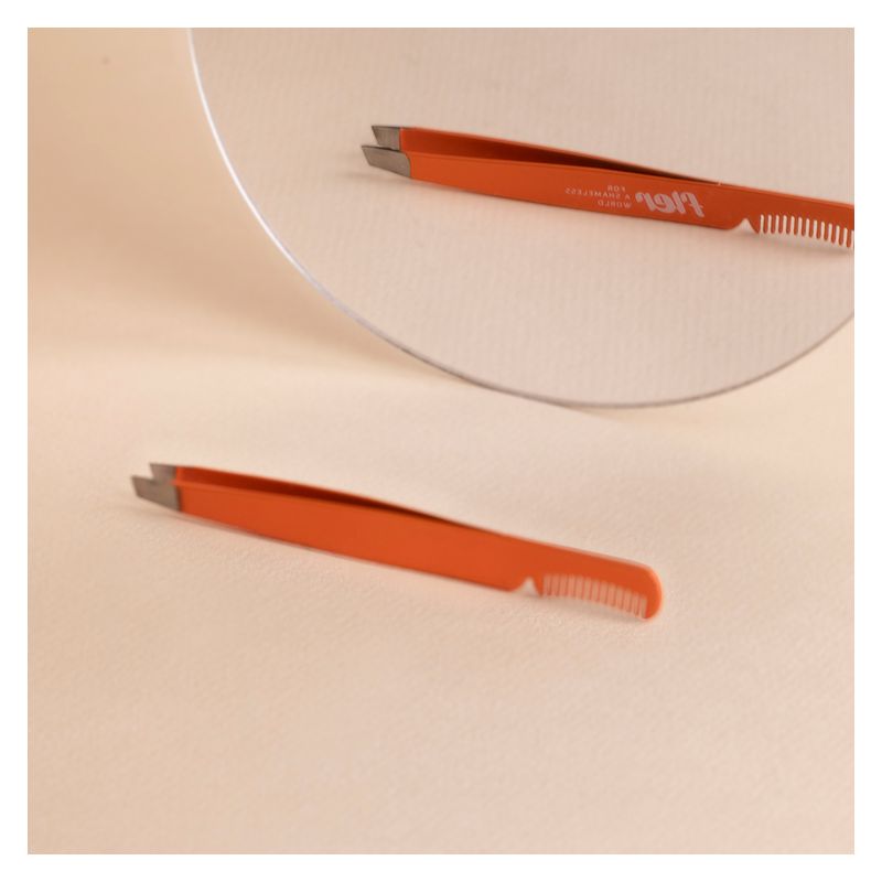 FLER - EYEBROW TWEEZER WITH COMB ORANGE