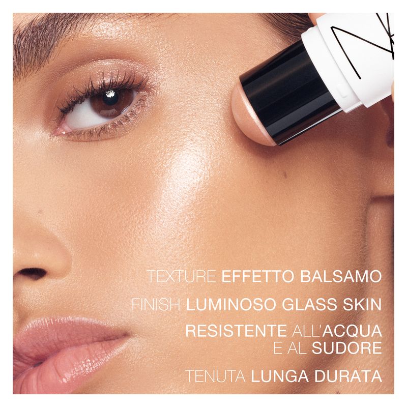 NARS - LIGHT REFLECTING LUMINIZING STICK NARS - LIGHT REFLECTING LUMINIZING STICK