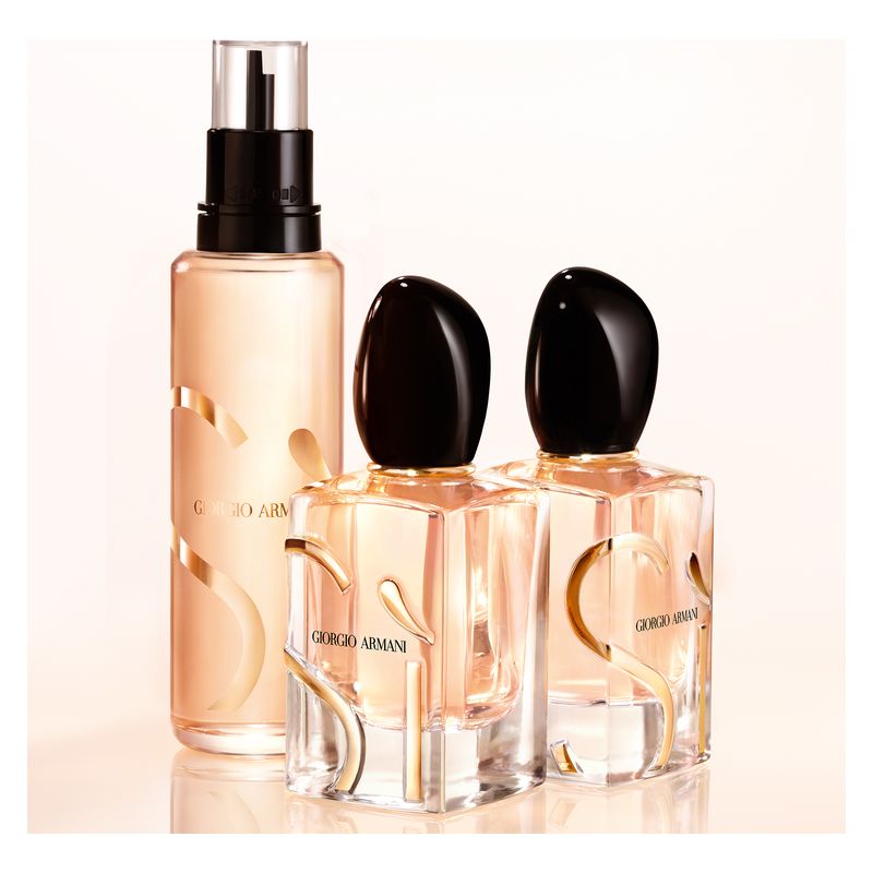 Armani Sì, Eau de Parfum Donna, 100 ml Spray, Profumo Chypre Fruttato, Fragranza femminile elegante e sensuale con note di Ribes Nero e Vaniglia