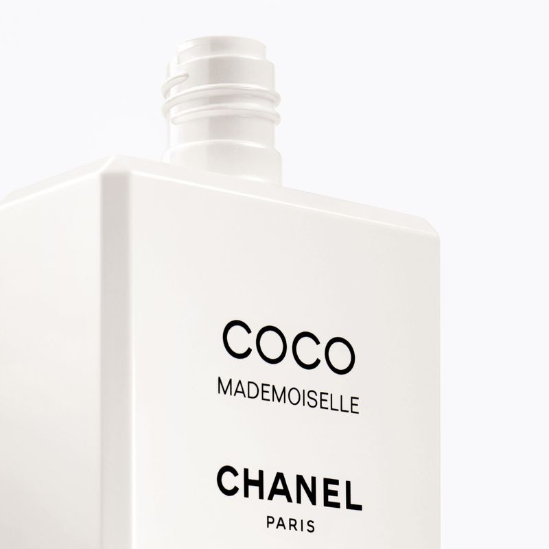 CHANEL Coco Mademoiselle, Emulsione Idratante Corpo Donna, 200 ml, Lozione Profumata Fresco-Orientale per Pelle Morbida, Setosa e Profumata CHANEL Coco Mademoiselle, Emulsione Idratante Corpo Donna, 200 ml, Lozione Profumata Fresco-Orientale per Pelle Morbida, Setosa e Profumata
