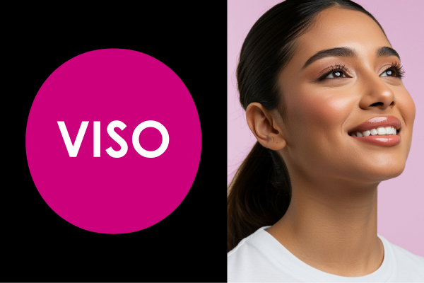 Viso con blush effetto bonne mine e labbra naturali
